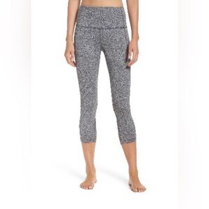 Zella High Waist Crop Capri Leggings in Grey Size Large